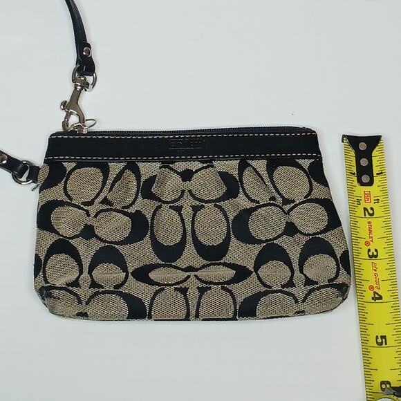 Coach Signature Jacquard Black Leather Trim Wristlet NWOT - Picture 7 of 8